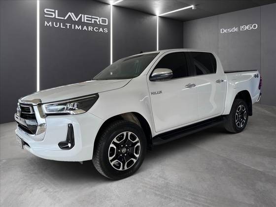 TOYOTA HILUX 2.8 D-4D TURBO DIESEL CD SRX 4X4 AUTOMÁTICO